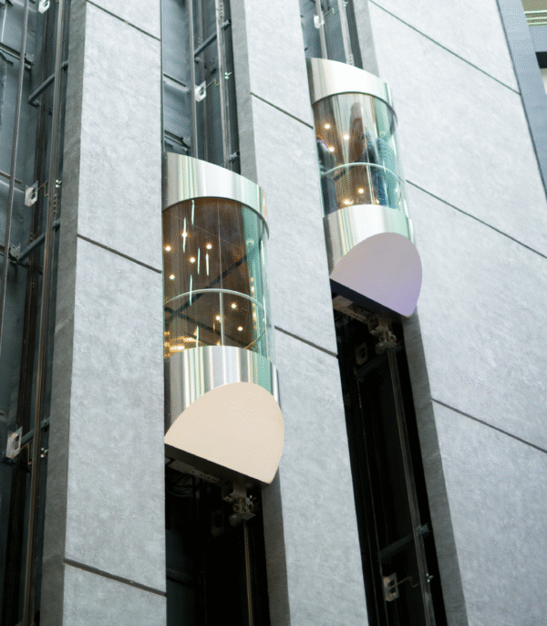 Thang máy quan sát